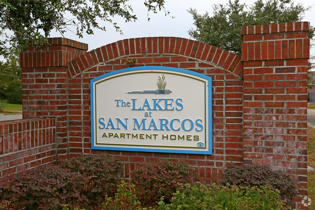 Building Photo - The Lakes at San Marcos Apartments