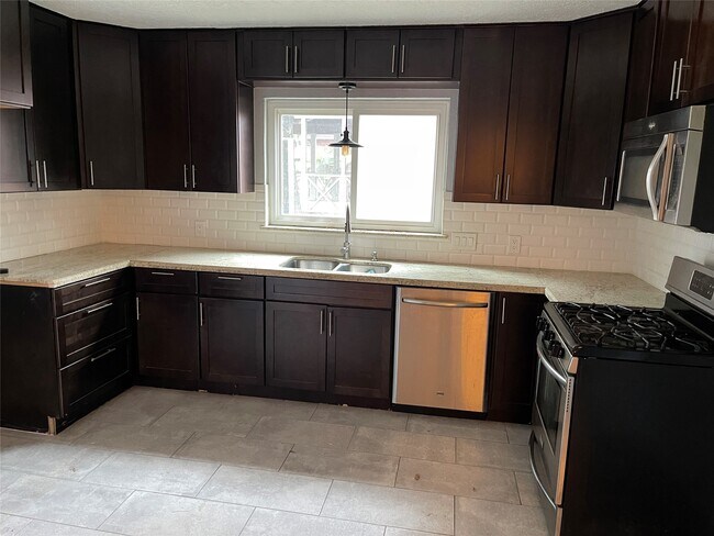 Foto del edificio - 6674 Sylvan Rd