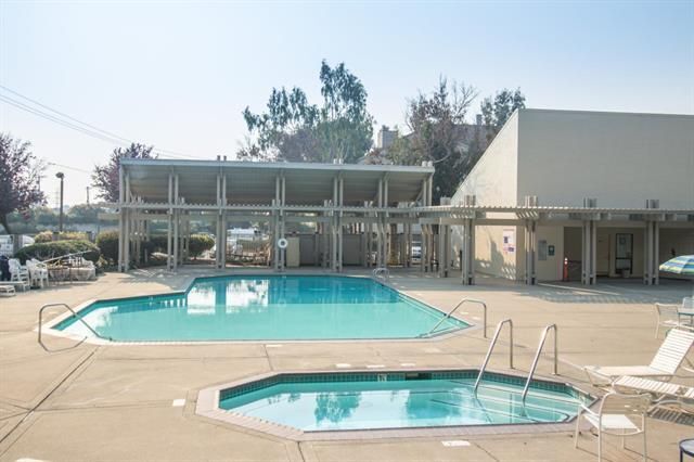 Foto del edificio - 1256 Stanhope Ln