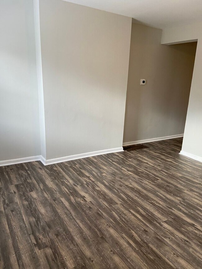 Foto del edificio - 360-362 E Hinman Avenue