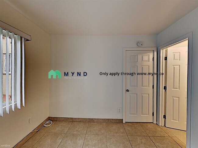 Foto del edificio - 1 br, 1 bath  - 4944 Coronado Ave