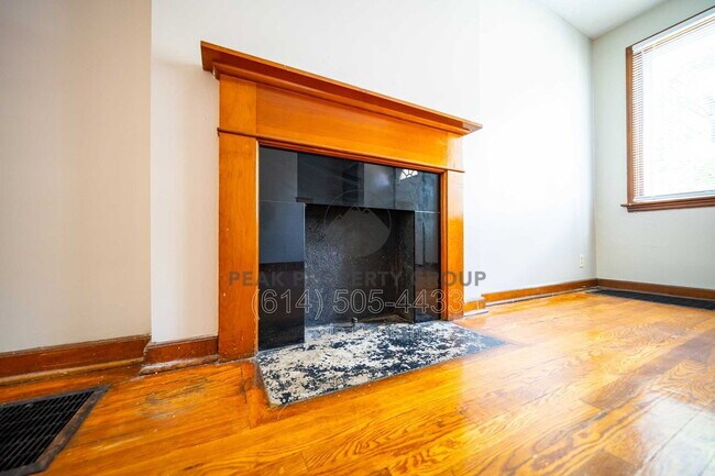 Foto del edificio - 213 E Hudson St