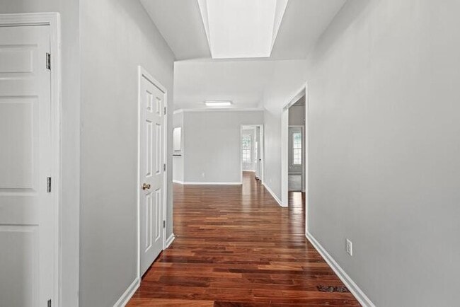 Photo - House 4 Beds 2 Baths