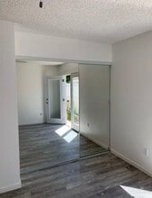 Building Photo - 9430 Glade Ave