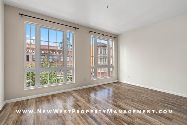 Building Photo - Light and bright Gaslamp Quarter 2-bedroom...