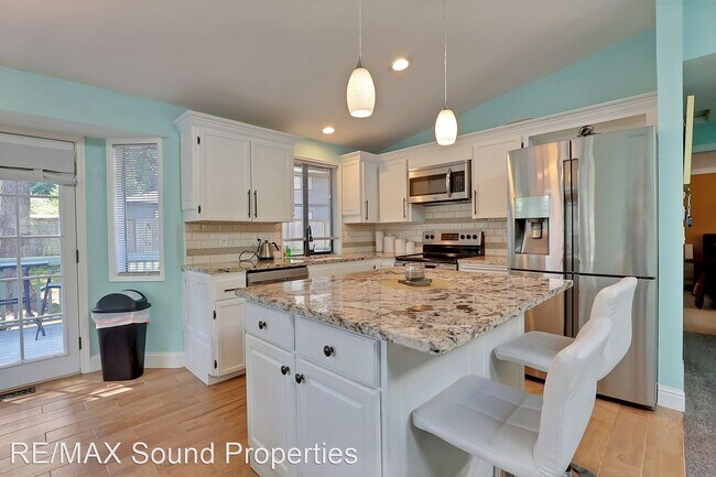 Foto del edificio - 3 br, 2 bath House - 310 View Rd