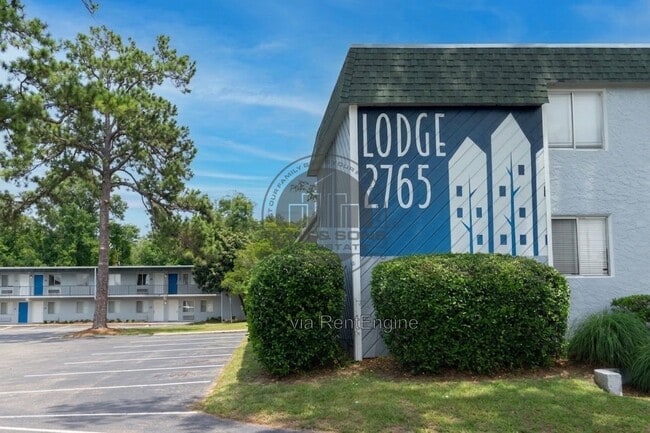 Interior Photo - The Lodge