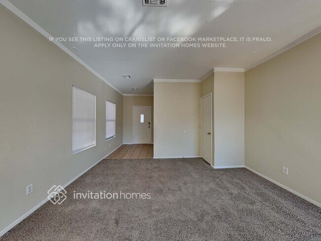 Foto del edificio - 8231 W Carol Ave