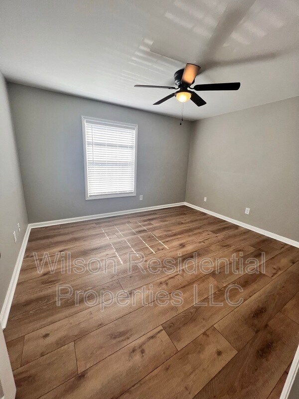 Foto del edificio - 7125 W Friendly Ave
