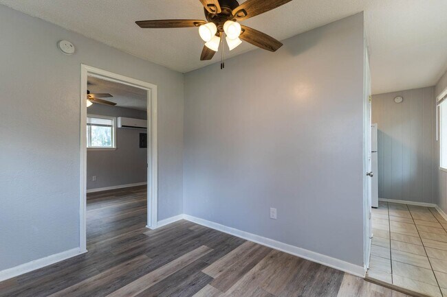 Building Photo - 505 Maier Dr