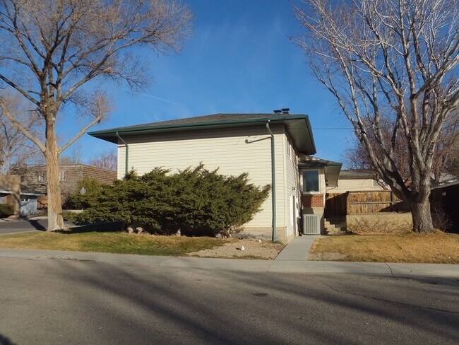 Foto del edificio - 1702 Edgar St