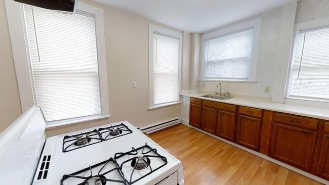 Building Photo - 33 Bellingham St