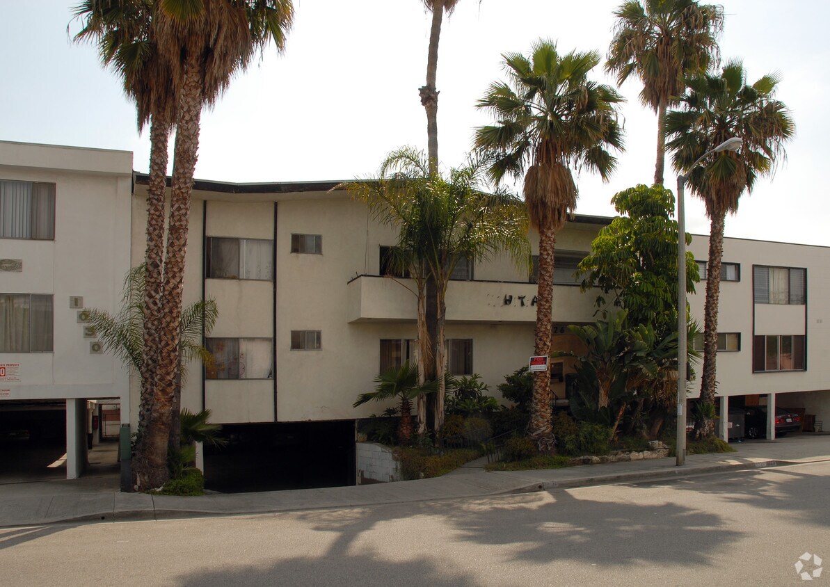 The Tahitian Apartments in Los Angeles, CA