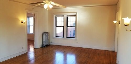 Primary Photo - 1322 Chicago Ave