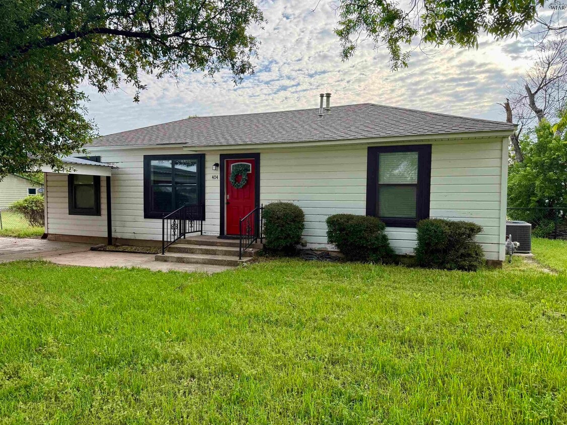 Primary Photo - 404 N W Ave