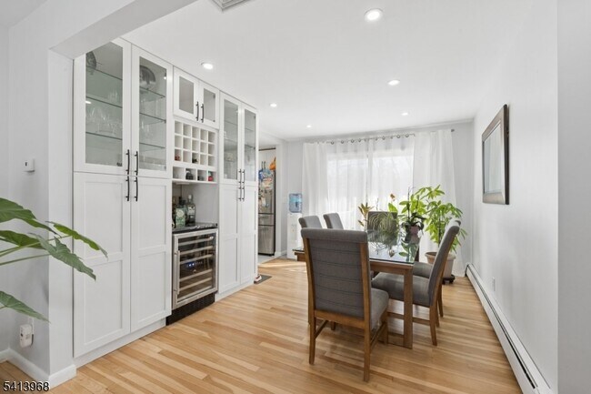 Foto del edificio - 11 Lewis Ln