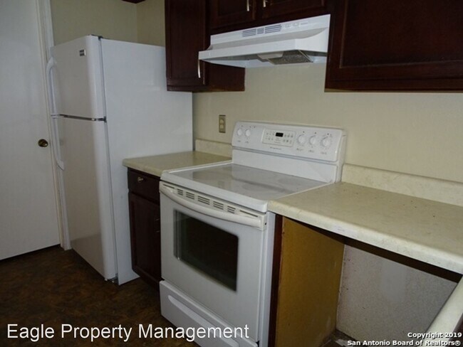Building Photo - 3 br, 2 bath House - 7247 Elm Trail Dr