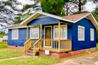 Building Photo - 1311 Fernwood Dr