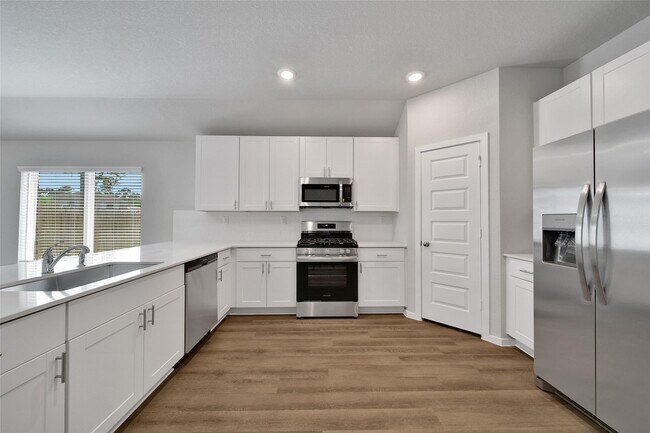 Building Photo - 8007 Camphor Ct