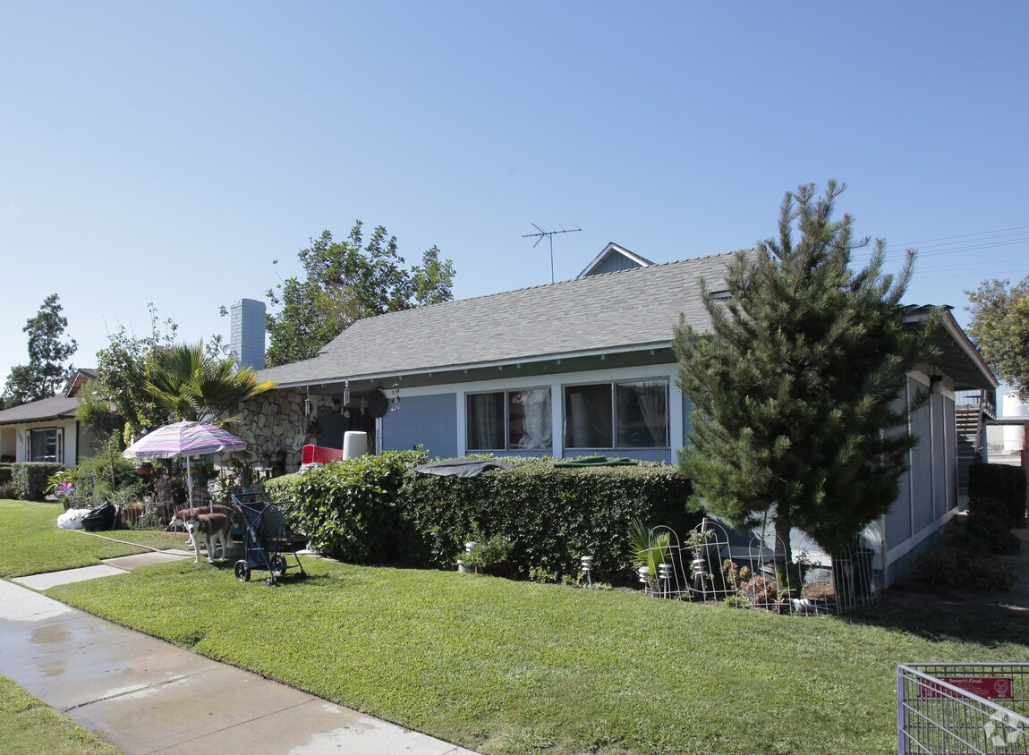 Building Photo - 1559 E Benmore Ln