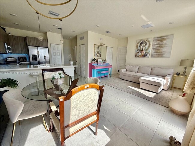 Foto del edificio - 6425 NW 103rd Pl