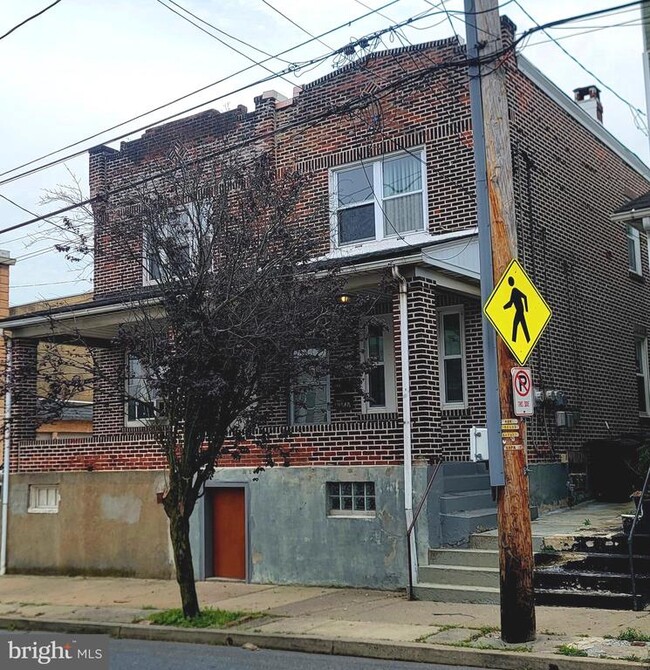 Foto del edificio - 1450 E 6th St