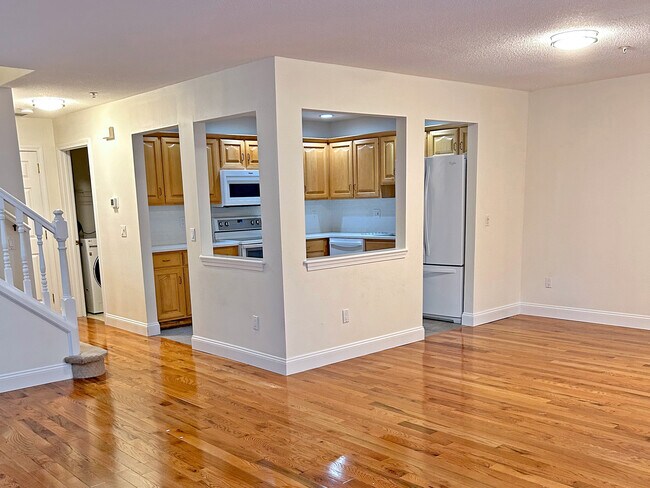 Foto del edificio - 629 Danbury Rd
