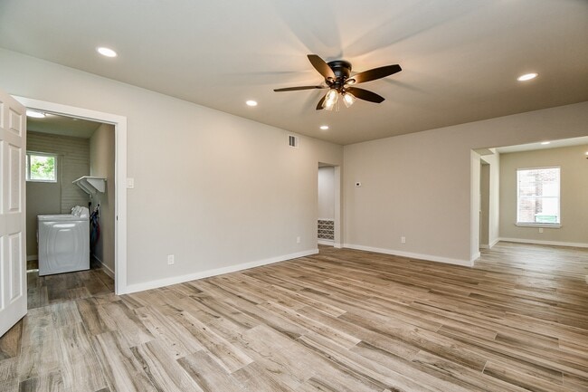 Building Photo - 3426 Rosedale St