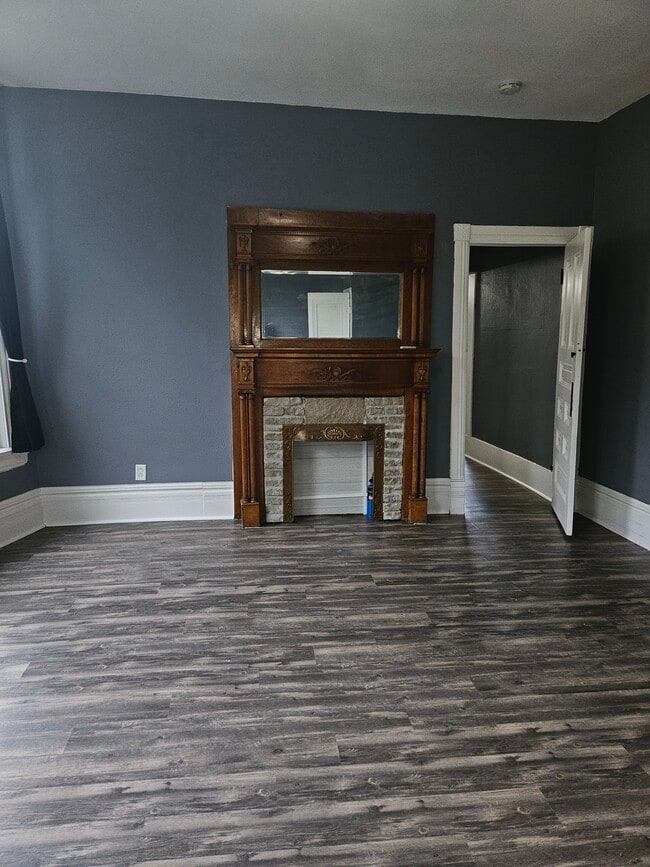 Building Photo - 1941 Madison St