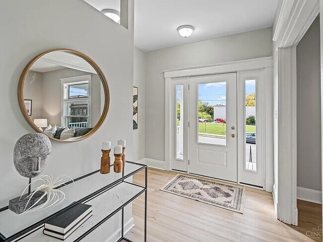 Foto del edificio - 3552 Woodburn Ave