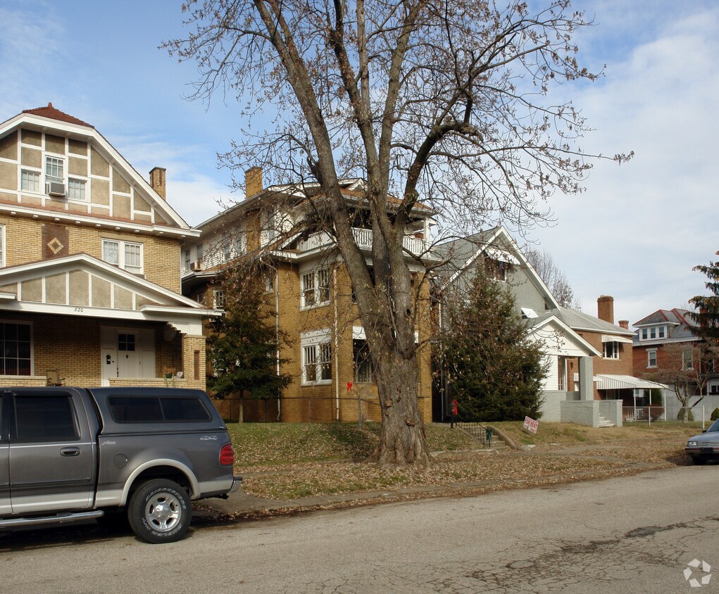 Foto del edificio - 830 12th Ave