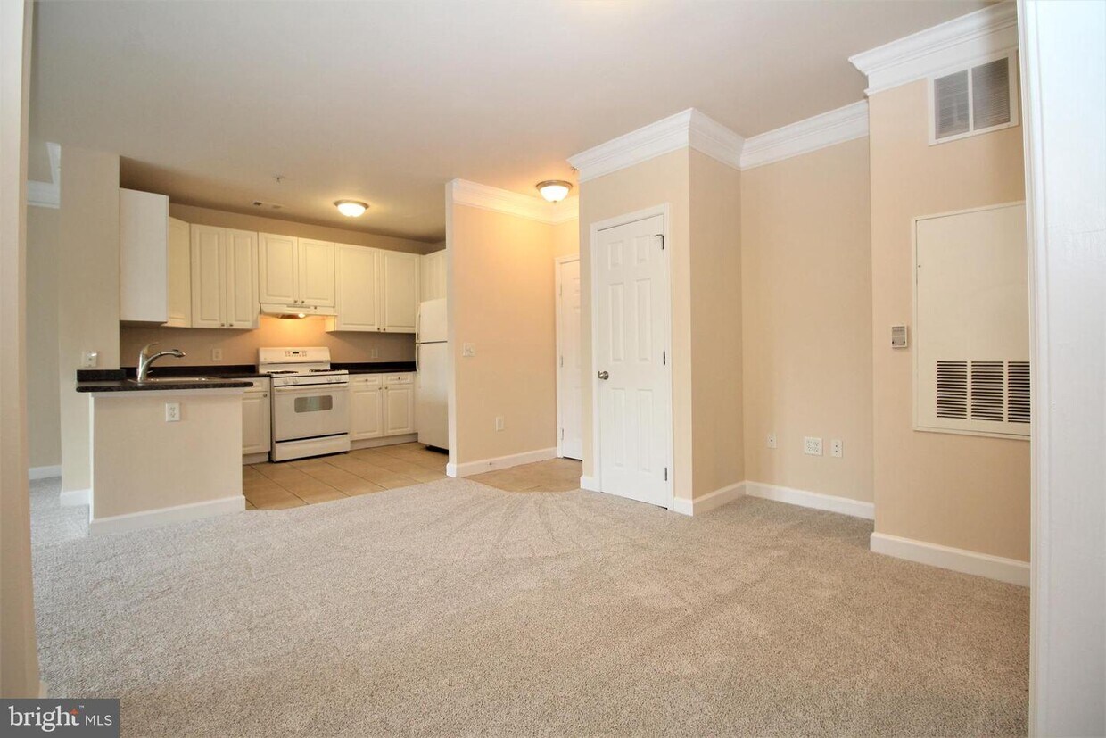 Primary Photo - 501 Hungerford Dr