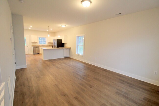 Building Photo - 98 Suter St