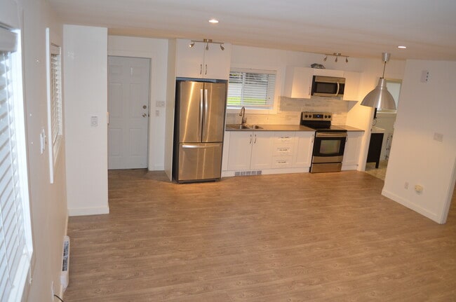 Photo du bâtiment - 448 64th Av E