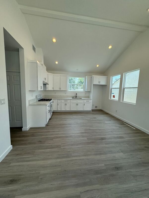 276 E Los Angeles Ave Unit C, Monrovia, CA 91016 Condo for Rent in