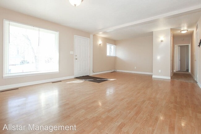 Building Photo - 3 br, 1.5 bath House - 24525 Randolph