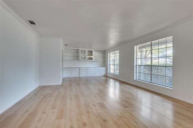 Building Photo - 116 Ridge Oak Dr