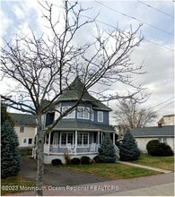 Building Photo - 111 Main St