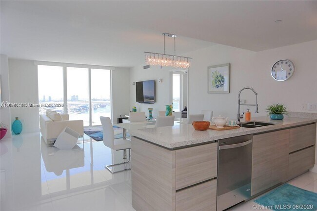 Building Photo - 50 Biscayne Blvd
