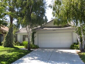 Building Photo - 43205 Corte Almonte