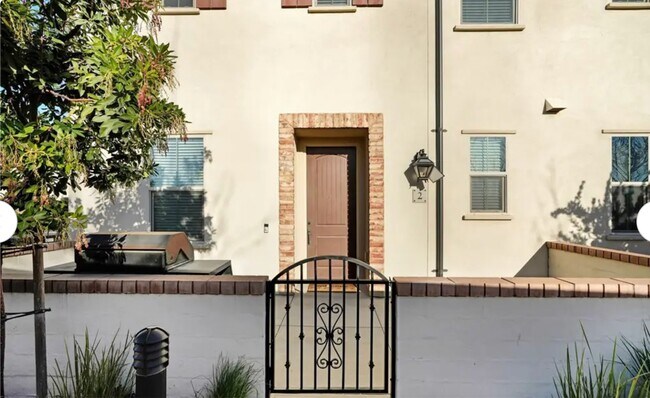 Building Photo - 3110 E Yountville Dr