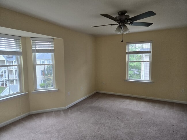 Building Photo - 44 Dartmouth Way