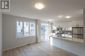 Building Photo - 915 Athenry Ct