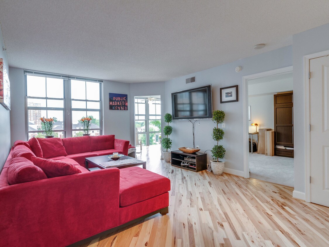 Family/Living Room - 11800 Sunset Hills Rd