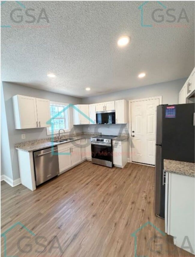 Building Photo - 2 Bedroom 2 Bath Available!