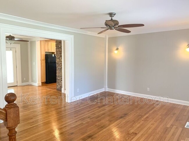 Building Photo - 115 Larchmont Ave