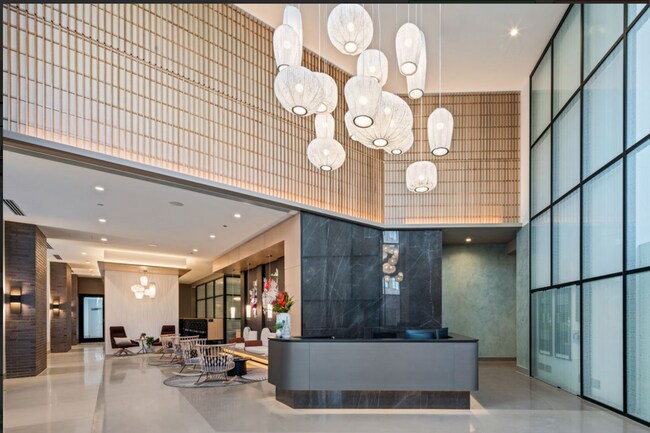 Foto del edificio - 731 N Milwaukee Ave