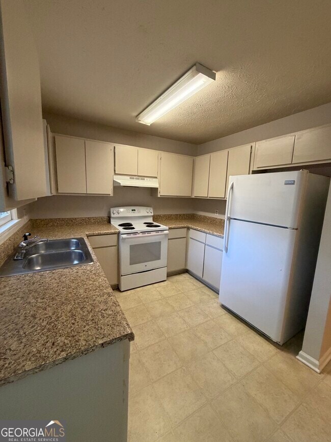 Foto del edificio - 1337 Sweet Pine Dr