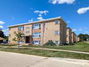 Building Photo - 60 N Wolf Rd
