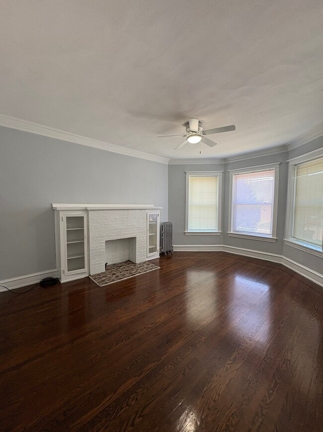 Building Photo - 6239 S Eberhart Ave